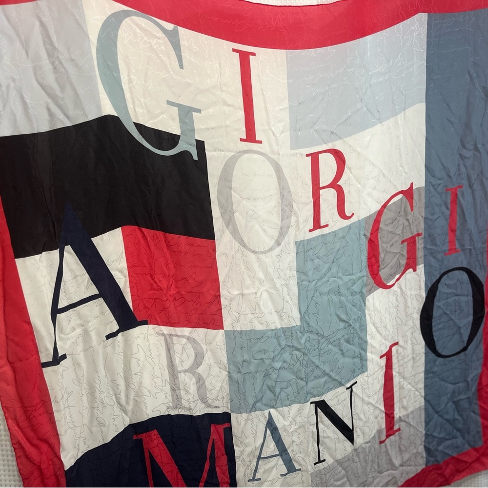 A multicolor brand new, never worn Giorgio Armani scarf - Picture 5 of 7